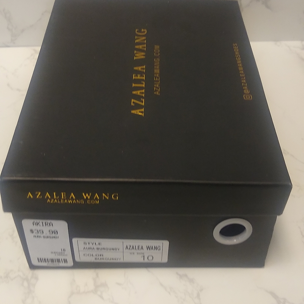 Burgundy size 10 women's high heel shoe